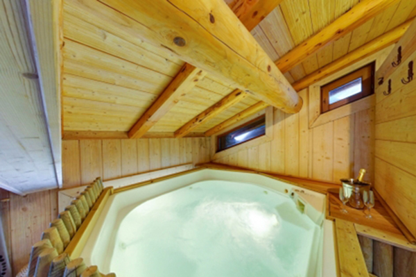 Hot tub / Jacuzzi